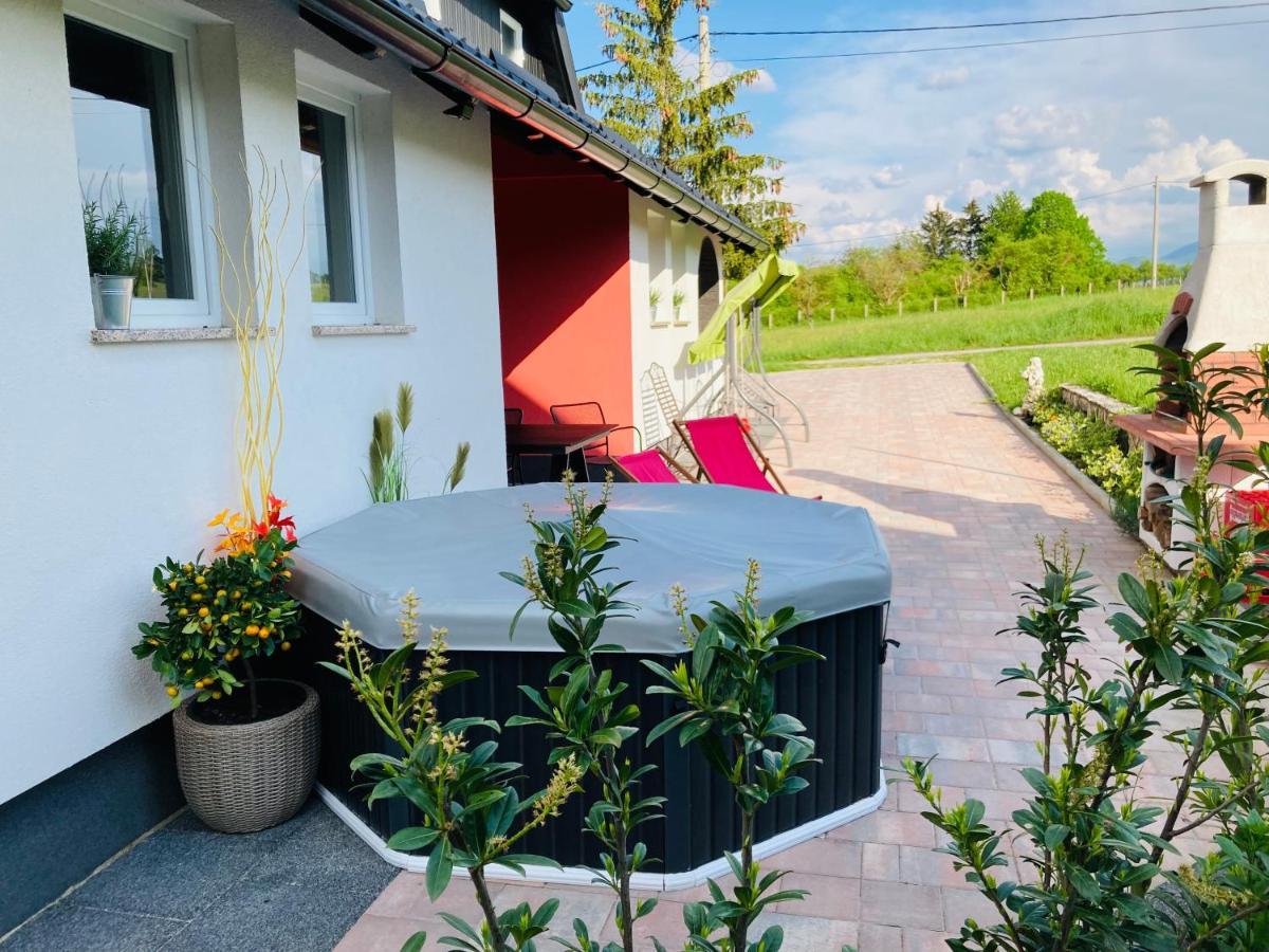 Relax Home Rajna Korenica Exterior photo